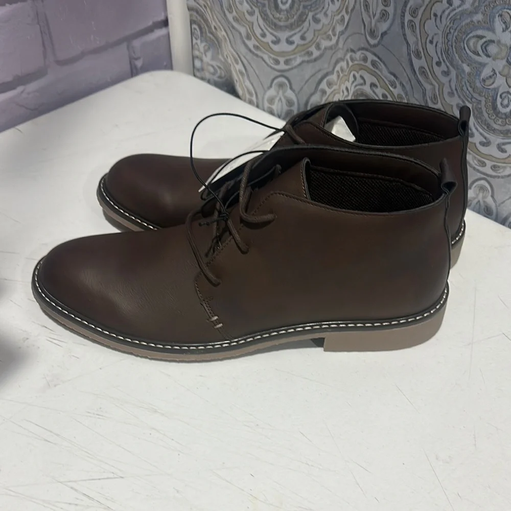 NEW Clarks Brown Chukka Boots Leather Minimalist Design size 11 1/2